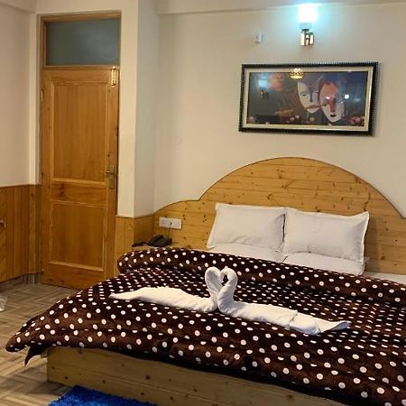 Hadimba Regency Vandrarhem Manāli Exteriör bild