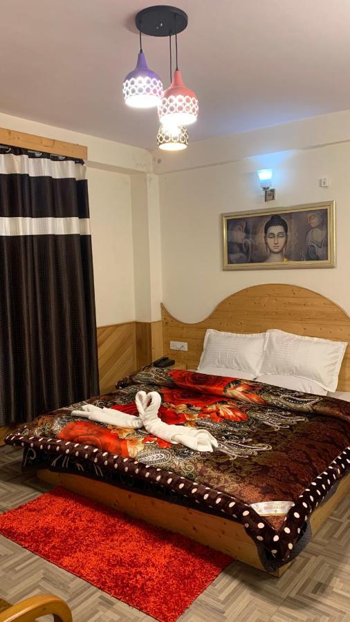 Hadimba Regency Vandrarhem Manāli Exteriör bild